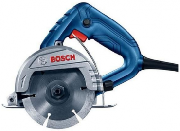 Máy cắt gạch Bosch GDC 140 hoạt động với công suất mạnh mẽ cho khả năng cắt gạch đá nhanh chóng